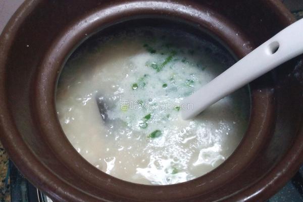 砂锅煲皮蛋瘦肉粥的做法图解6