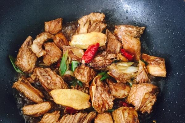 番茄土豆炖牛腩的做法图解2