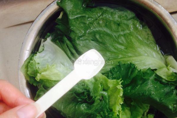 清炒生菜的做法图解2