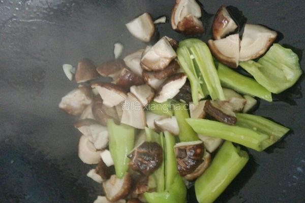 辣椒炒香菇的做法图解3
