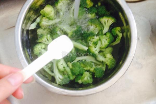 凉拌西兰花的做法图解3