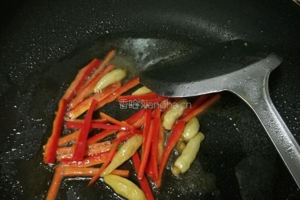 芹菜野山椒炒牛肉的做法图解3