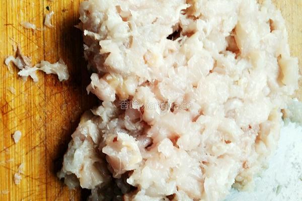 胶东鲅鱼水饺的做法图解5