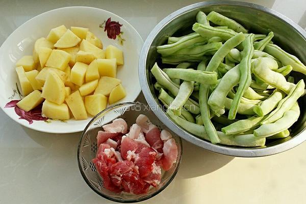 土豆炖芸豆的做法图解1