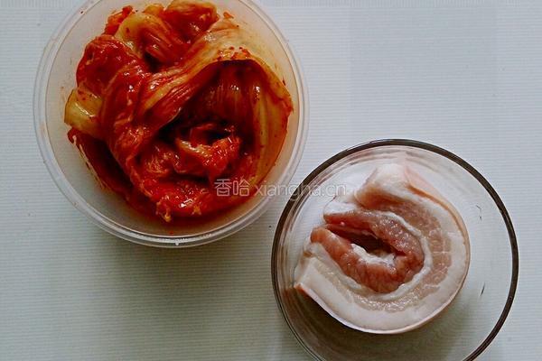 辣泡菜拌饭的做法图解1