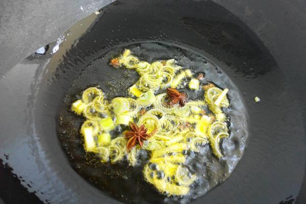 土豆炖鸡腿的做法图解8