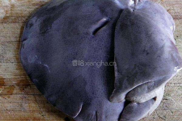 家常炒猪肝的做法图解1