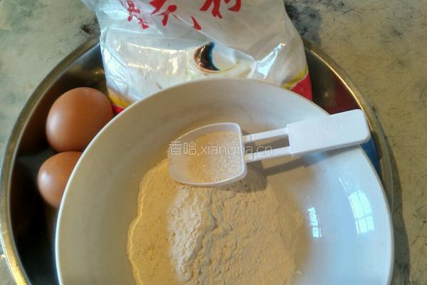 鸡蛋糯米饼的做法图解1