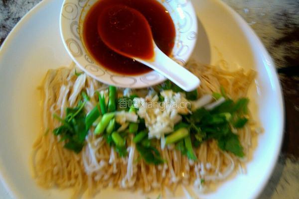 蒜苗拌金针菇的做法图解5