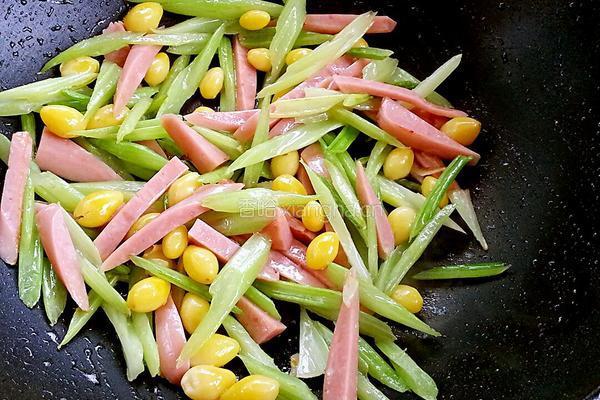 白果炒芹菜的做法图解12