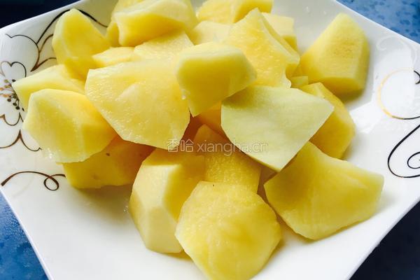 西红柿牛肉炖土豆的做法图解2