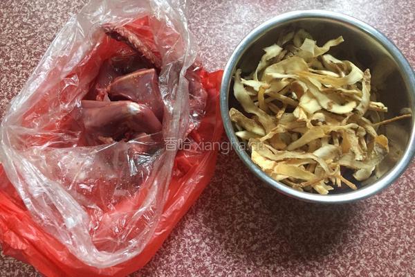 清补凉炖鸽子汤的做法图解1