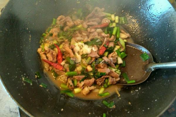 蒜苗炒肉的做法图解6