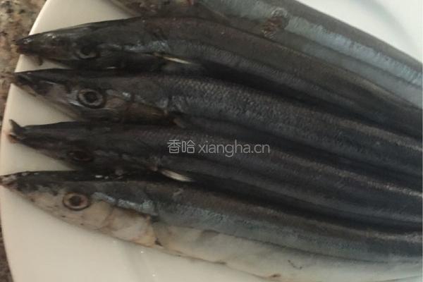 红烧秋刀鱼的做法图解1