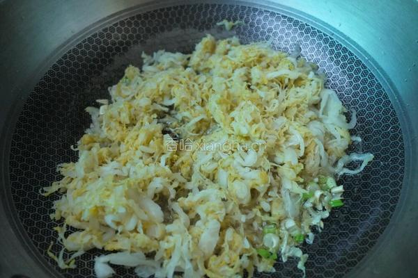 酸菜土豆丝的做法图解3