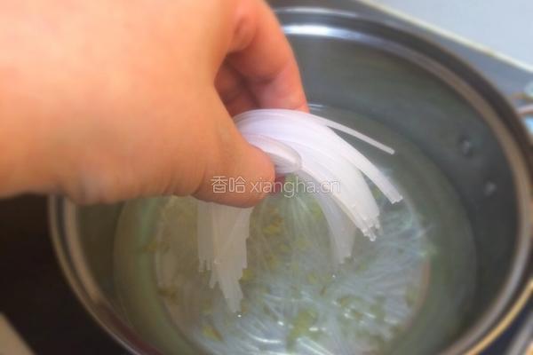 菠菜粉丝汤的做法图解5
