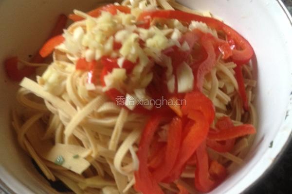 炝拌干豆腐丝的做法图解3