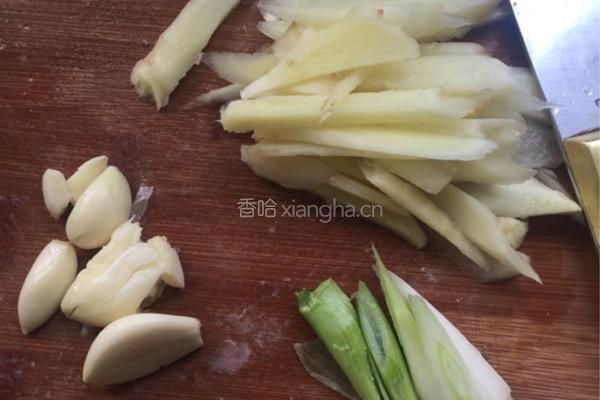 土豆炖牛腩的做法图解3