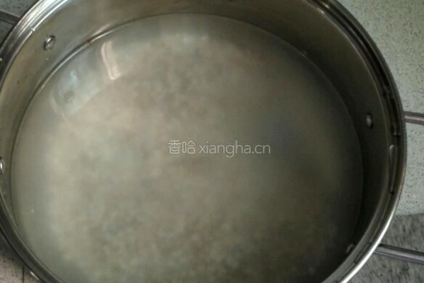 薏米粥的做法图解2