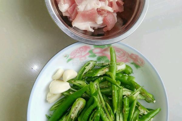 正宗湖南小炒肉的做法图解1