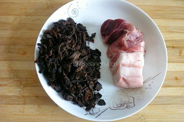 梅干菜烧肉的做法图解1