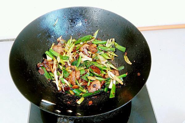 炒回锅肉的做法图解2