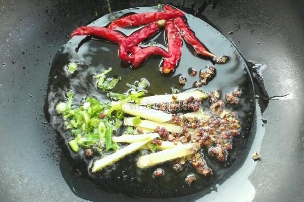 川味土豆烧排骨的做法图解6