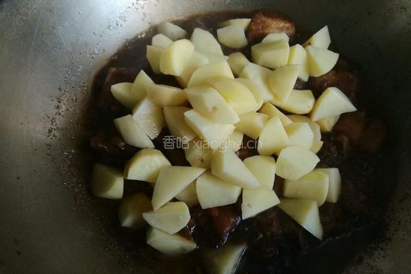 红烧排骨土豆的做法图解9