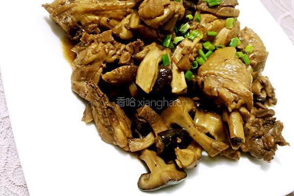 香菇炖鸡腿的做法图解7