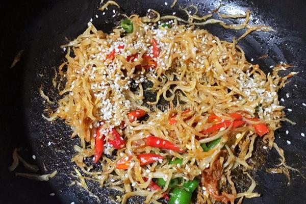 小银鱼炒辣椒的做法图解7