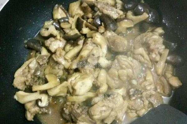 香菇炖鸡腿的做法图解5