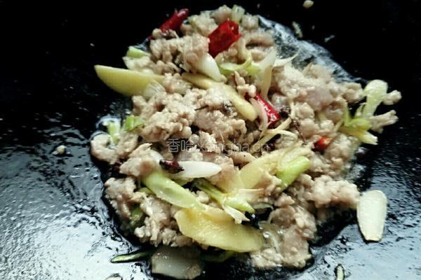 酱香肉末烧茄子的做法图解5
