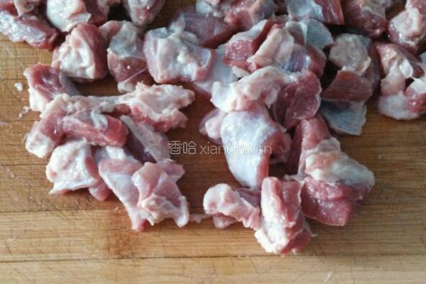 红烧土豆牛腩的做法图解1