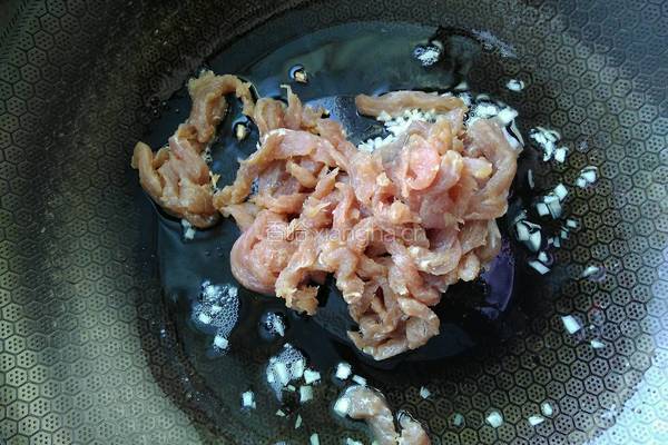 扁豆炒肉丝的做法图解6