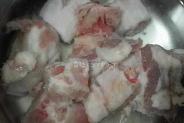黄豆海带排骨汤的做法图解2