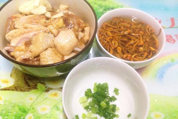虫草烧鸡块的做法图解2
