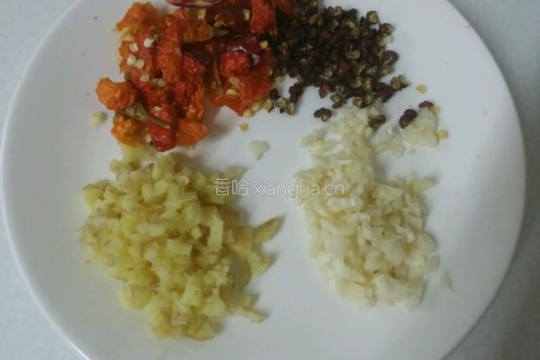 干煸泥鳅的做法图解2