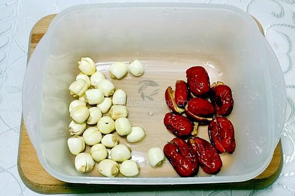 红枣冰糖炖燕窝的做法图解4