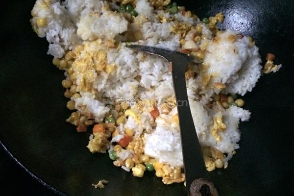 扬州炒饭的做法图解6
