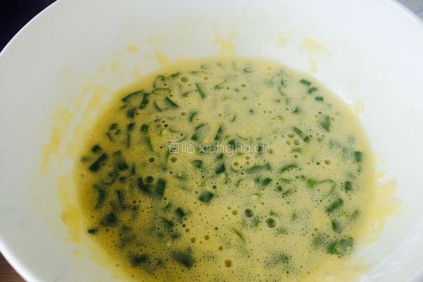 韩式鸡蛋葱花饼的做法图解4