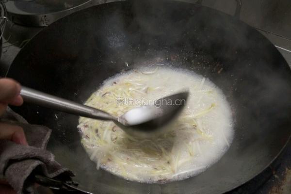 三丝烩鱼肚的做法图解4