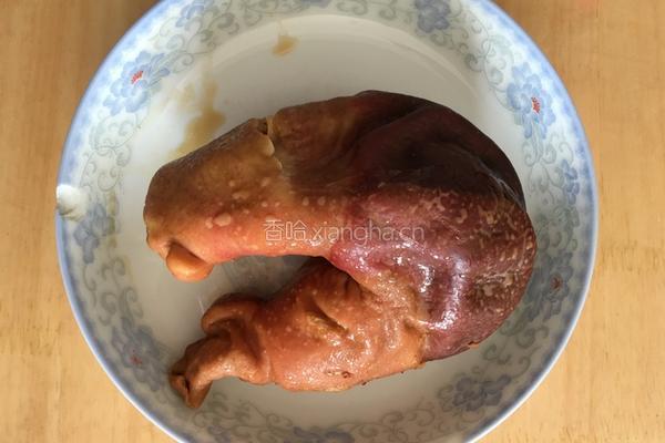 莴笋炒猪肚的做法图解1