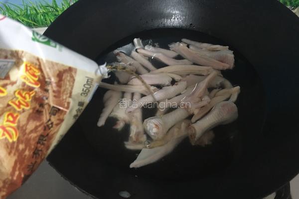 陈醋泡椒鸡脚鸭掌的做法图解2
