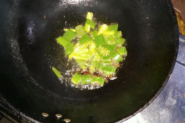 西红柿炒茄子的做法图解3