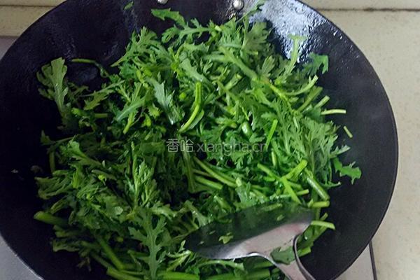 清炒茼蒿的做法图解5