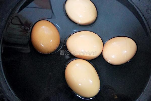 啤酒煮鸡蛋的做法图解2