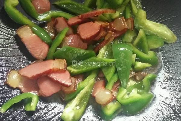 青椒蒜苗炒腊肉的做法图解4