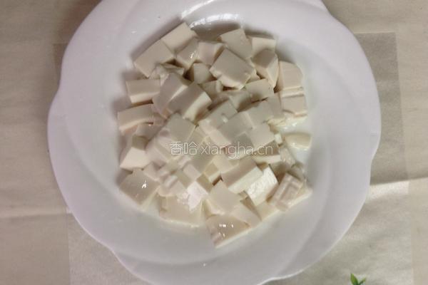 香菇豆腐汤的做法图解1