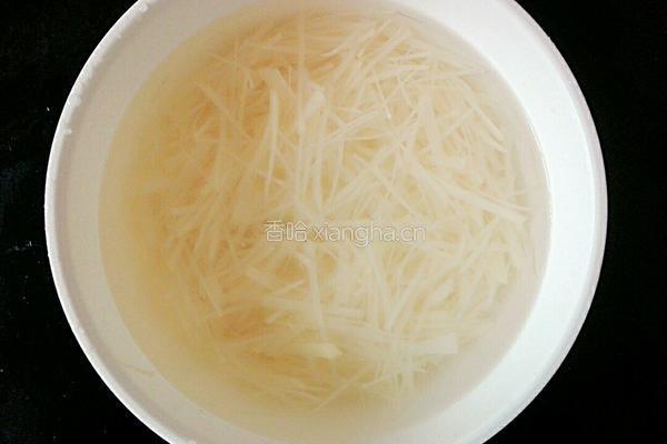 芹菜炒土豆丝的做法图解3