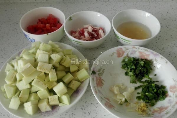 家常肉丁炒茄子的做法图解2